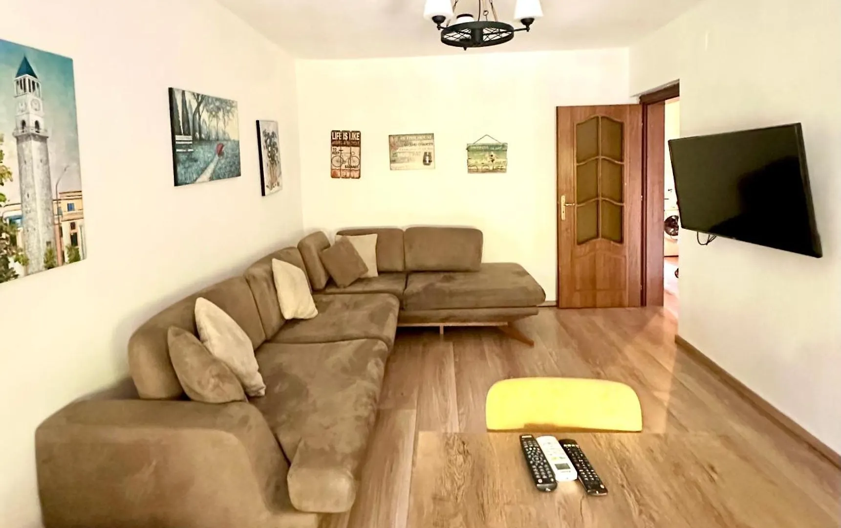 Gilbert'S Bright & Cozy Apartment Near City Center Tirana